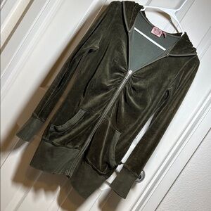 Vintage Juicy Couture velour hoodie. Size Small.